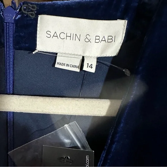 Sachin & Babi Velvet Long Sleeve Brinker Cocktail Dress Size 14 - Picture 4 of 6